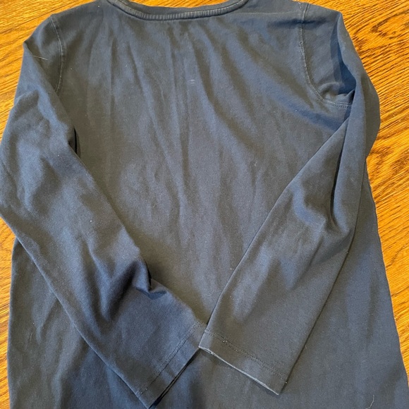 Two navy long sleeve vineyard vines shirts. - Picture 4 of 4